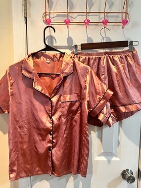 Women’s Satin Short Sleeve Pajama Set in Rose Gold